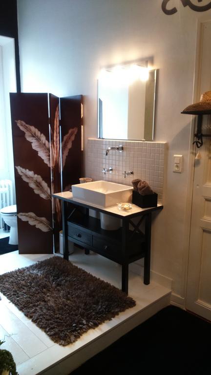 סלון-דה-פרובנס Chambres D'Hotes Maison Auguste חדר תמונה
